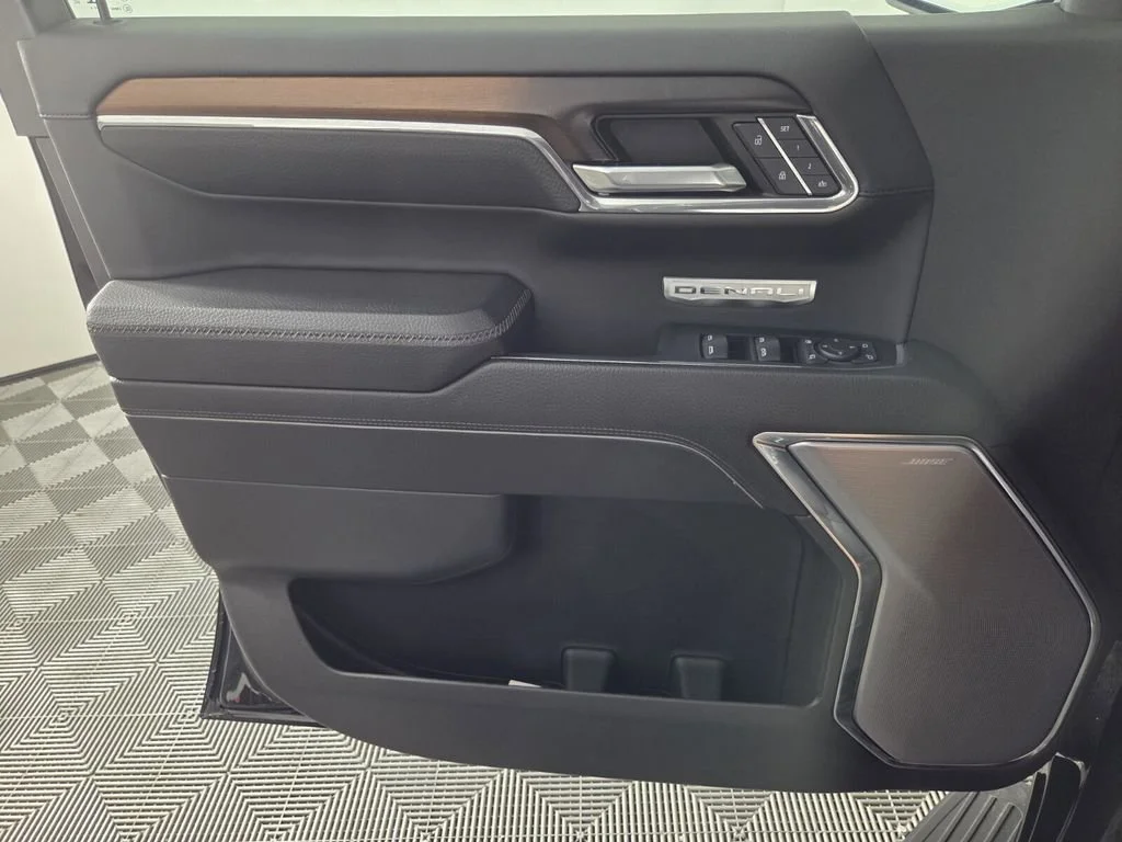 Used 2024 Onyx Black GMC Denali image 21