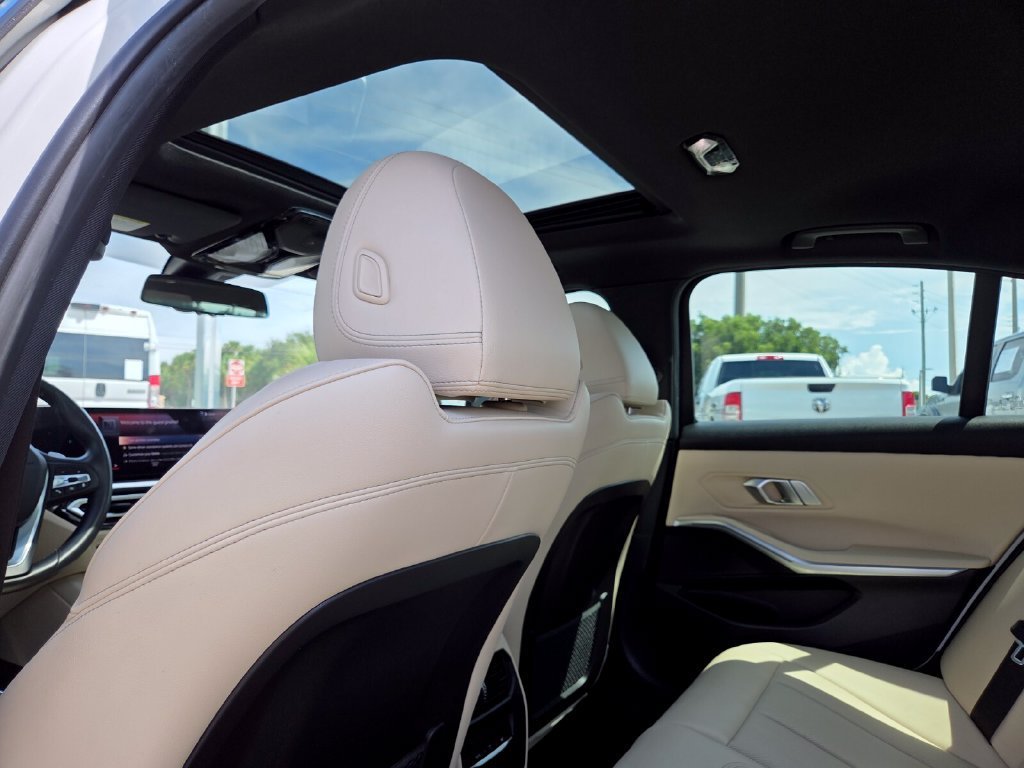 2023 BMW 3 Series 330e - Photo 23