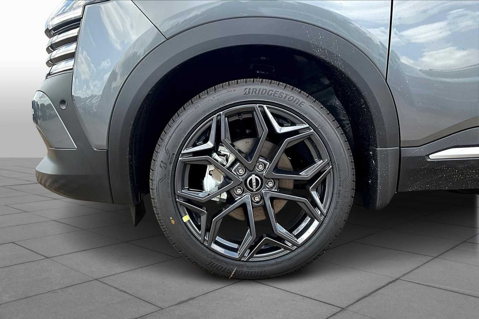 2025 Nissan Kicks SR - Photo 9