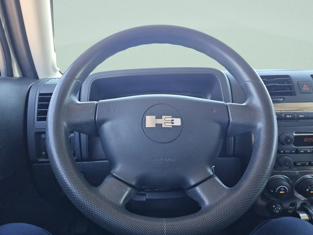 Used 2007 Boulder Gray Metallic Hummer Base image 29