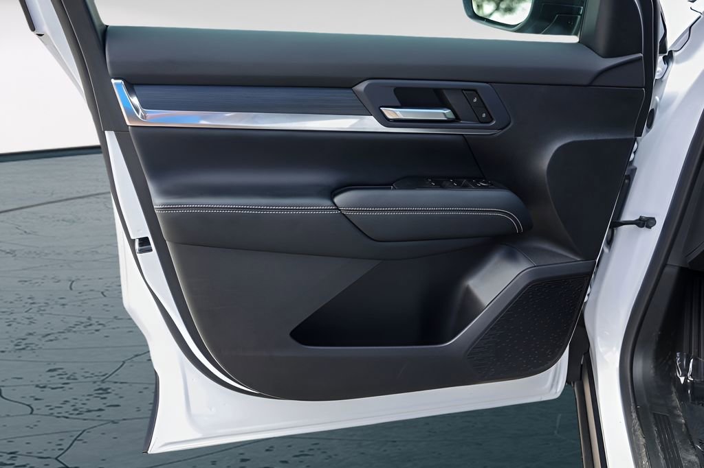 Used 2026 Summit White GMC Elevation image 24