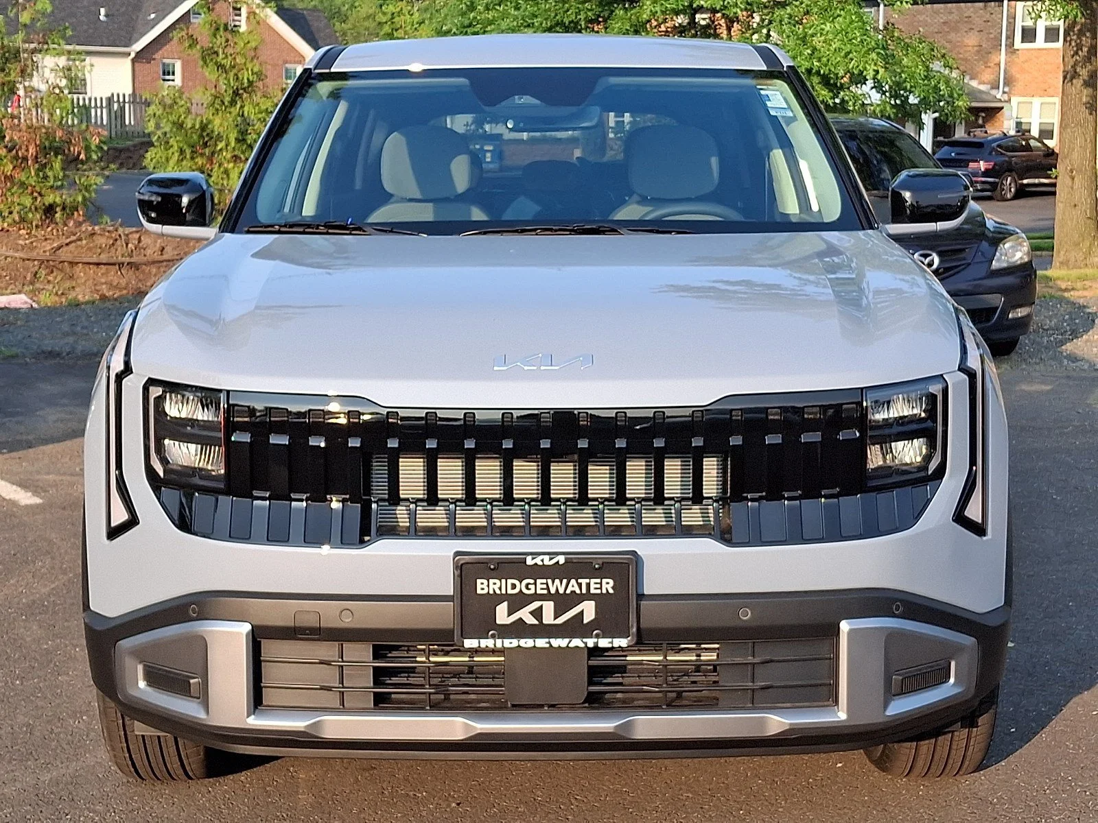 New 2027 Pale Gray Kia S image 2