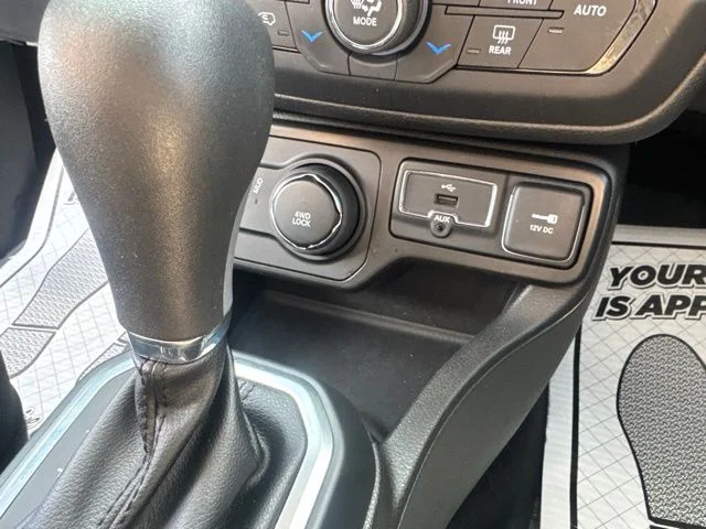 Used 2021 Technogreen Metallic Clearcoat Jeep Sport image 18