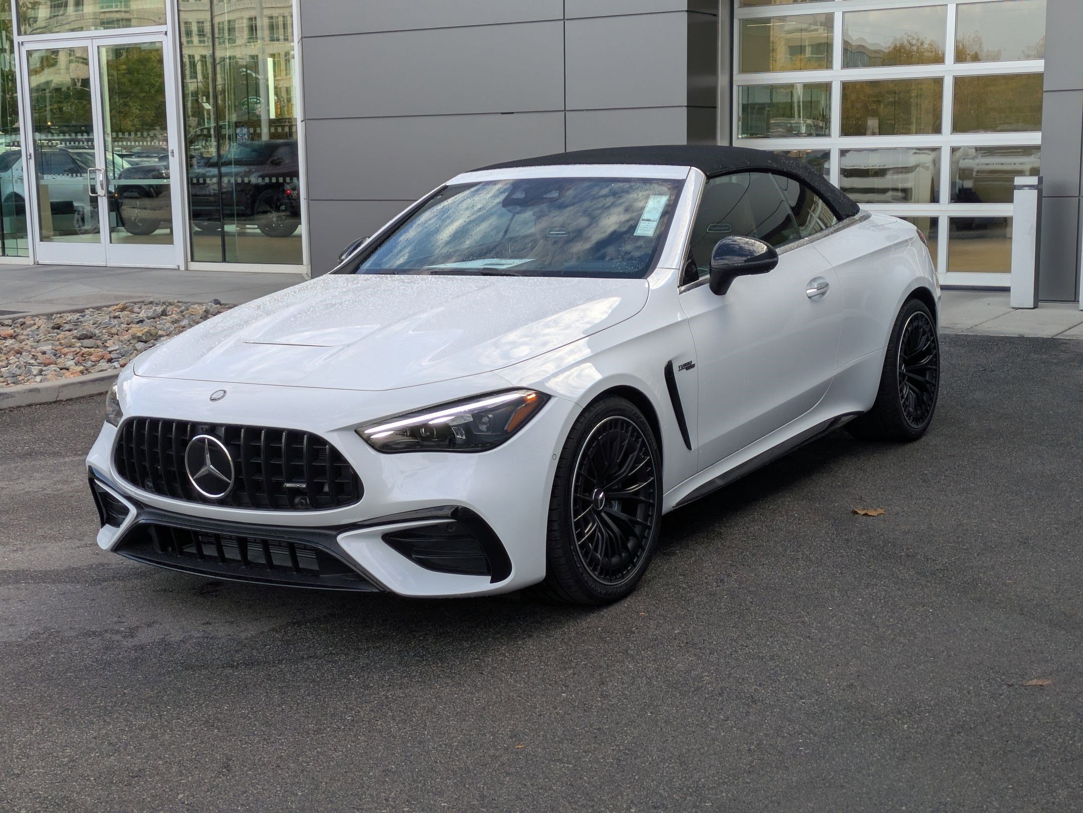 New 2026 MANUFAKTUR Moonlight White Metallic Mercedes-Benz AMG® CLE 53 image 8