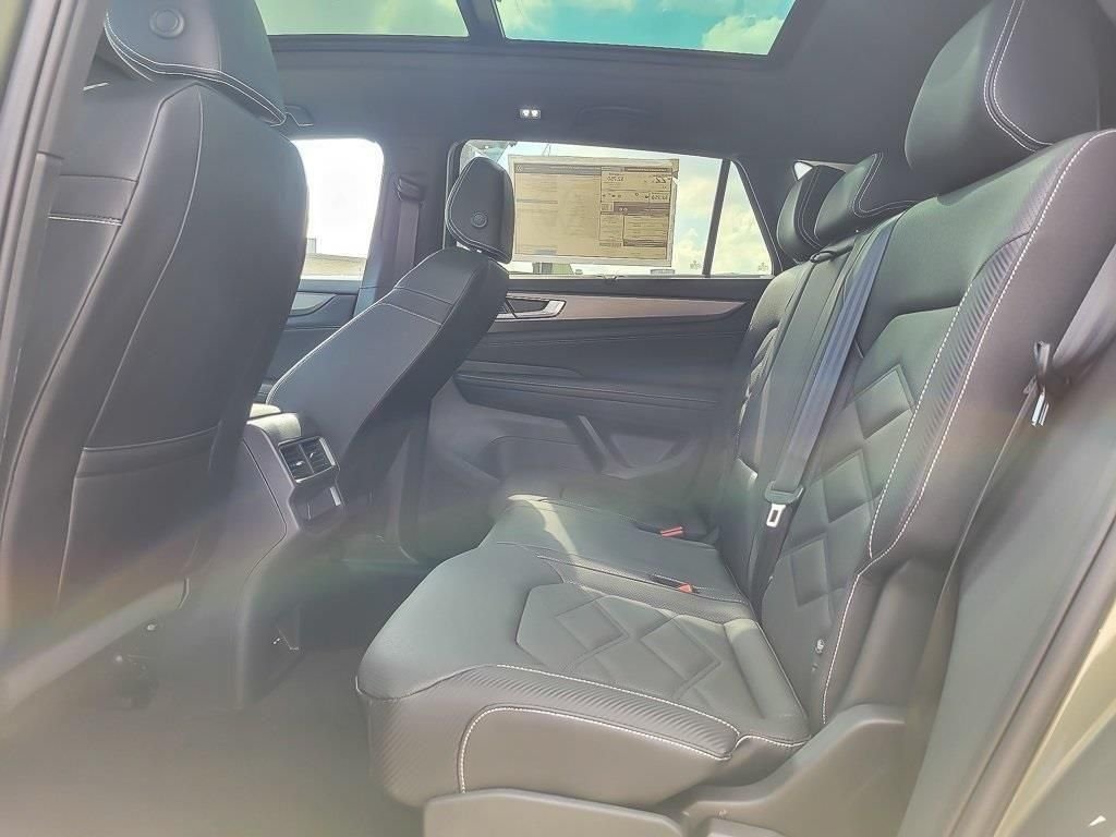 2026 Volkswagen Atlas Cross Sport SE w/Tech - Photo 11