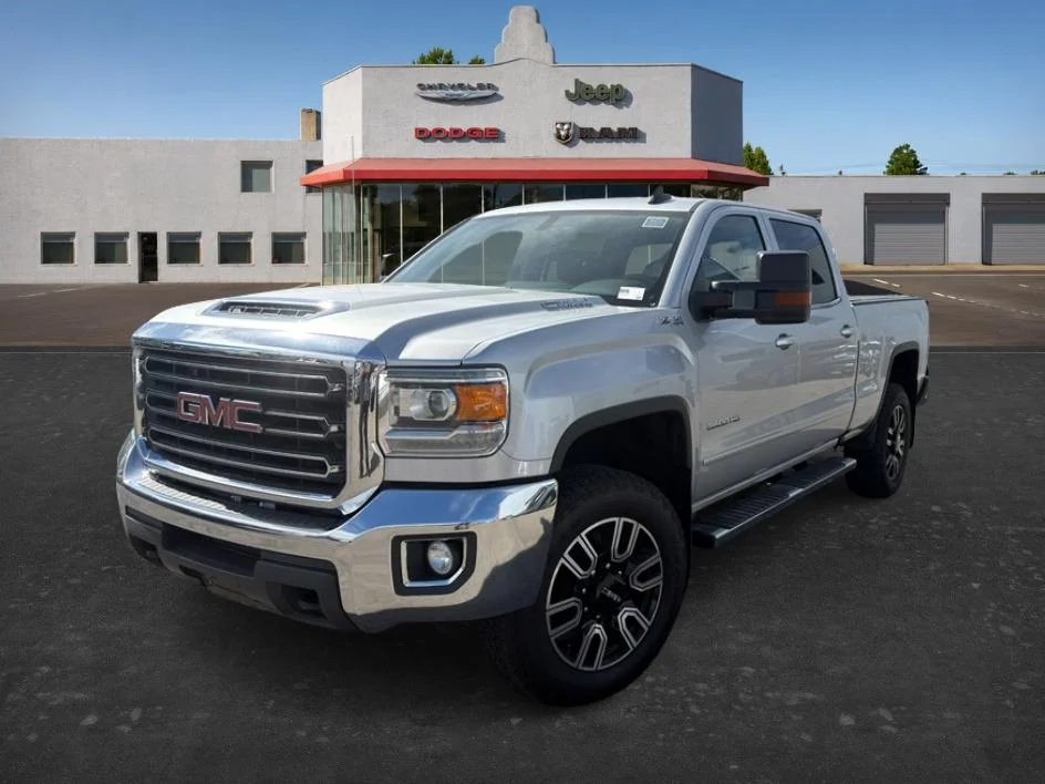 2017 GMC Sierra SLE 4x4 Crew Cab Standard Box SRW's photo