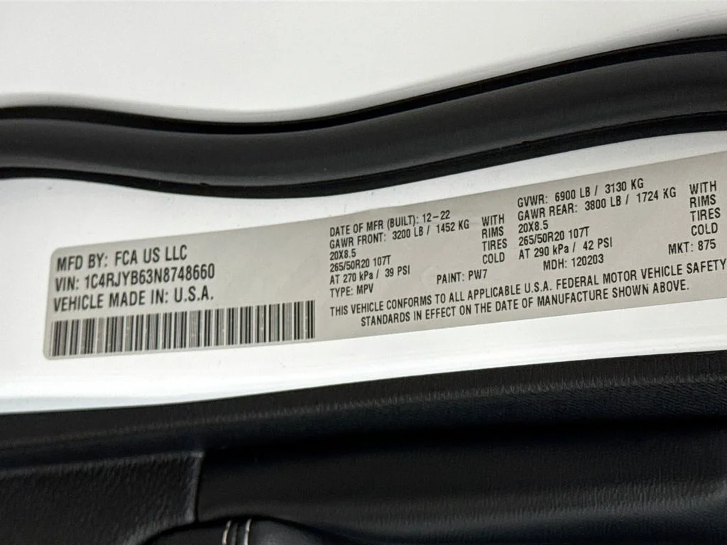 Used 2022 White Jeep 4xe image 28