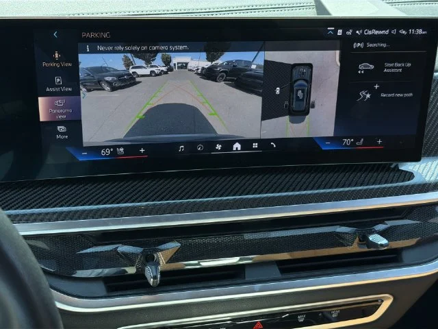 Used 2025  BMW xDrive40i image 12