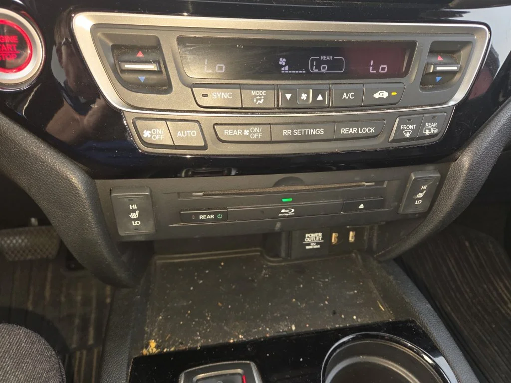 Used 2016  Honda Touring image 16
