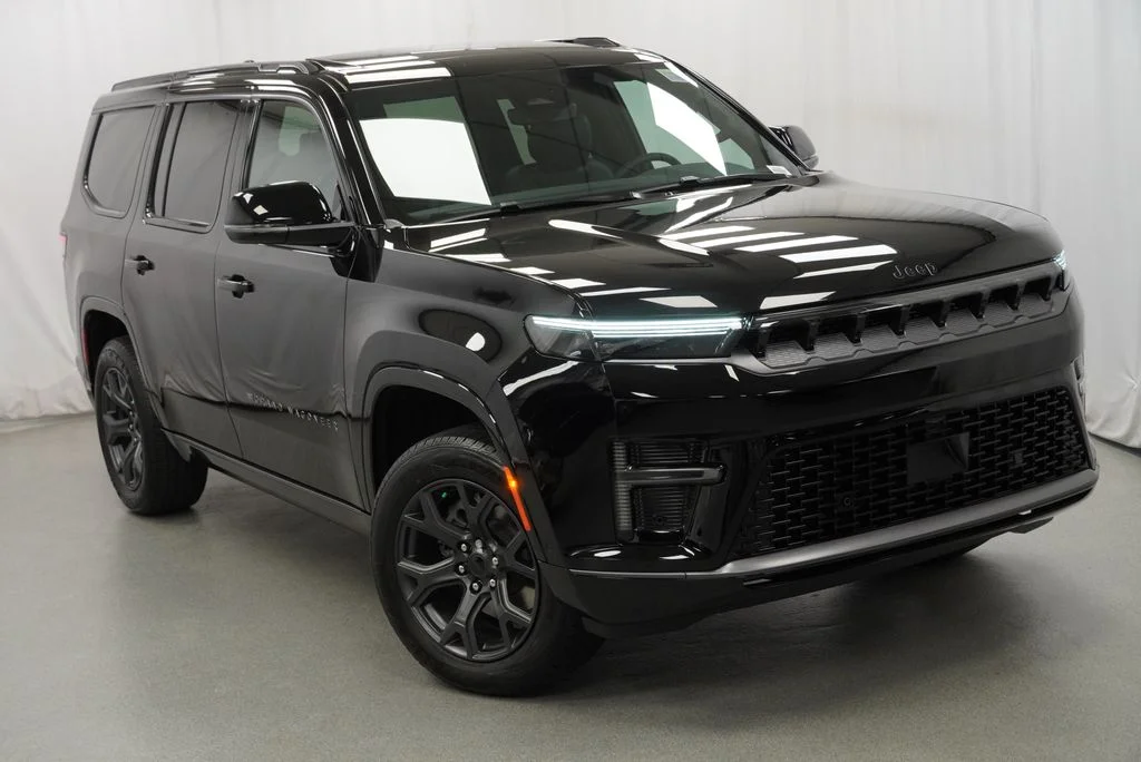 New 2026 High Gloss Black Exterior Paint Jeep Limited Altitude image 8