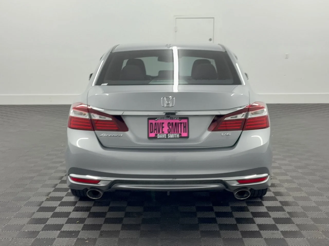 Used 2016 Lunar Silver Metallic Honda EX-L image 11