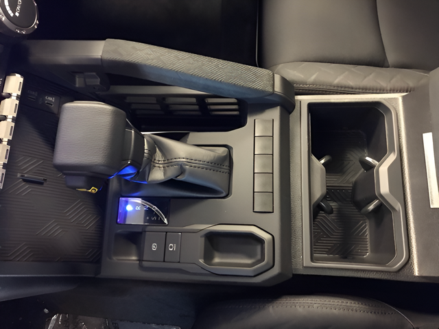 Certified Used 2025  Toyota SR image 40