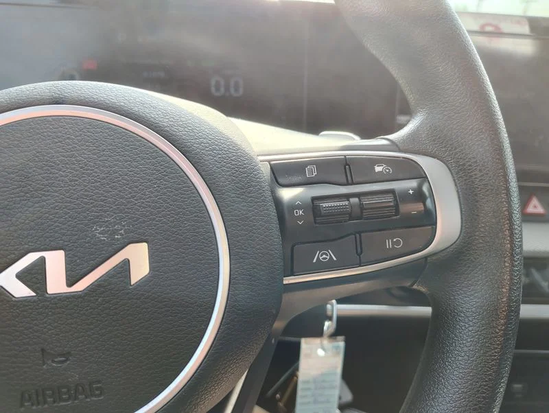 Used 2023 Black Kia LX image 12