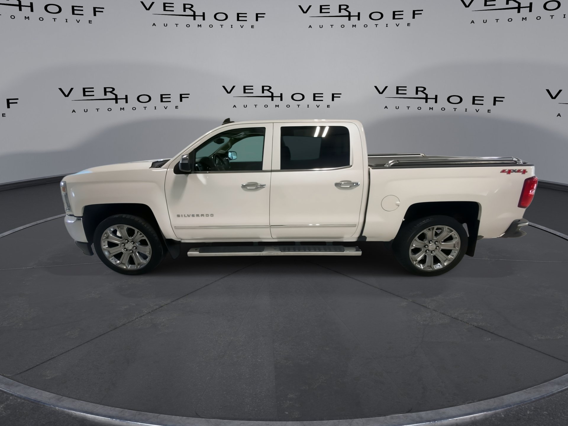 Used 2017 IRIDESCENT PEARL TRICOAT Chevrolet LTZ image 5