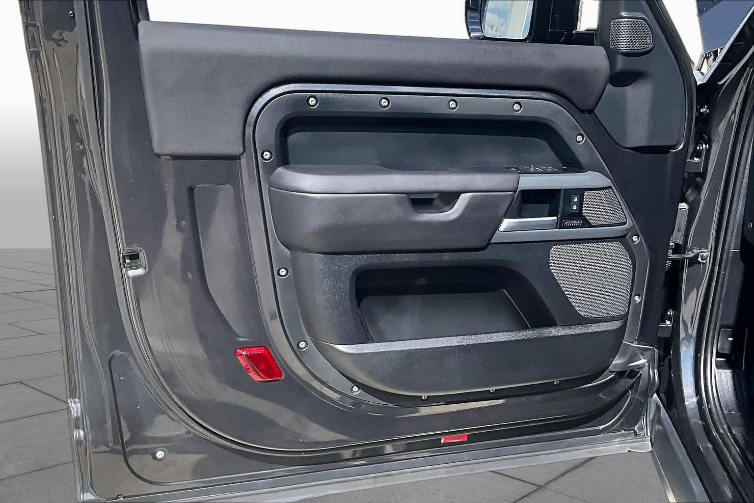 Used 2024 Carpathian Grey Premium Metallic Land Rover X-Dynamic SE image 22