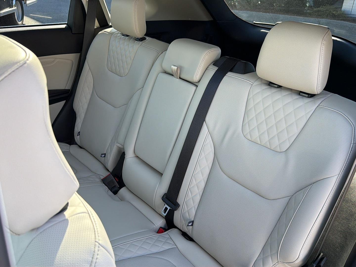 Used 2024 Star White Metallic Tri-Coat Ford Titanium image 33