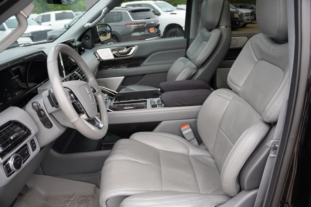 Used 2020 Infinite Black Lincoln Reserve image 6