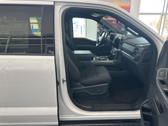 New 2026 Oxford White Ford XLT image 45