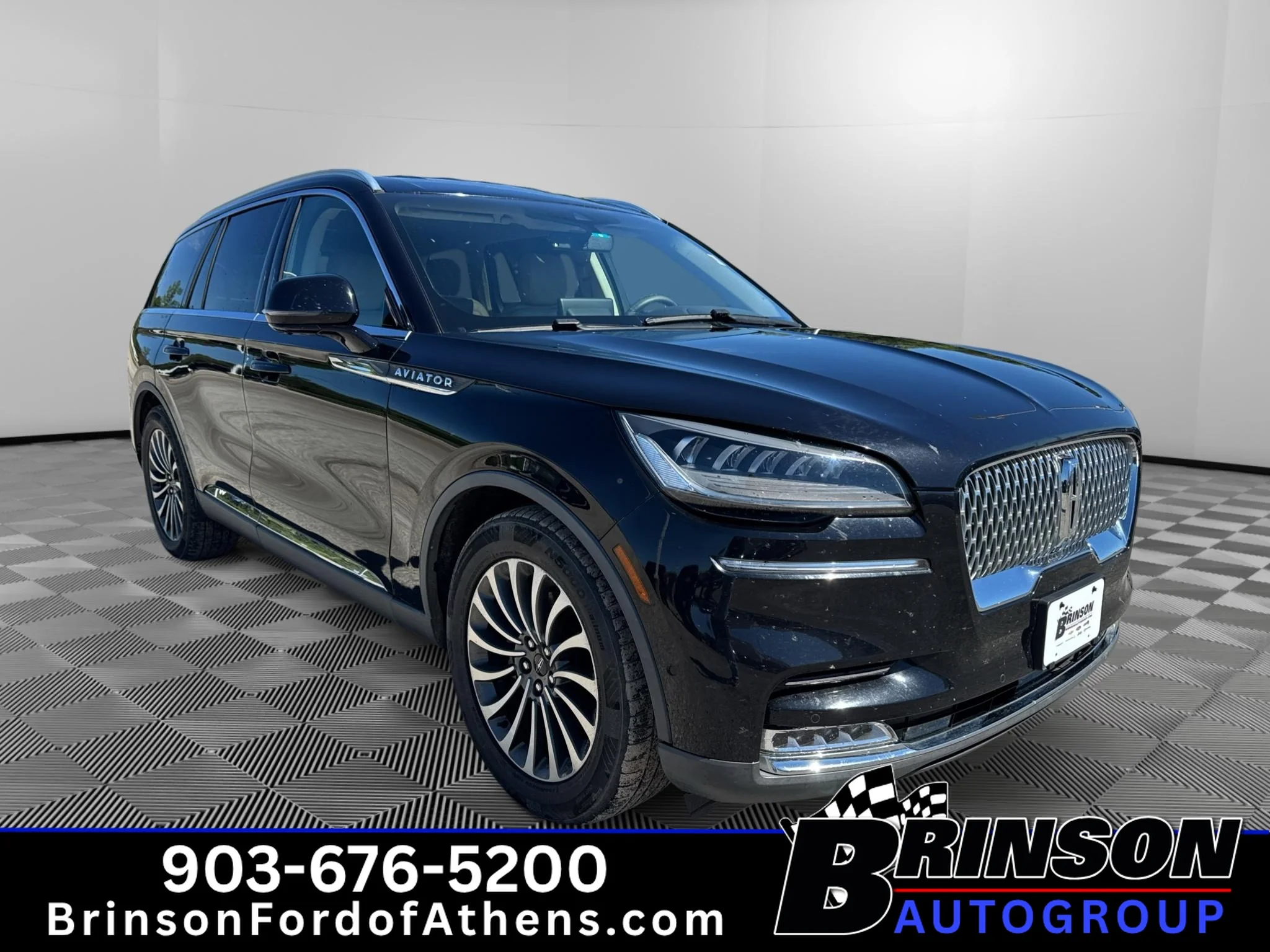 Used 2020 Infinite Black Metallic Lincoln Reserve image 3