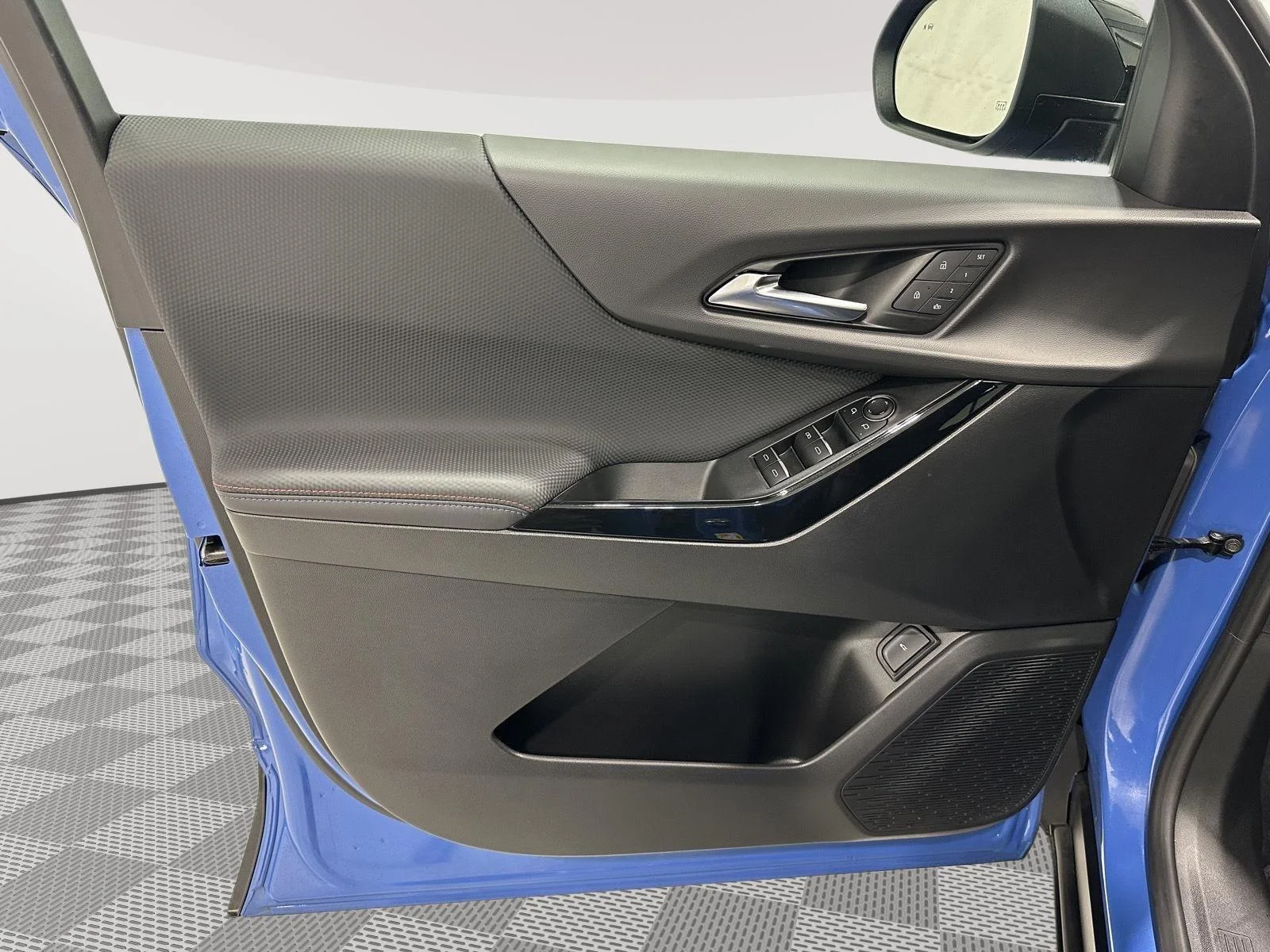 Used 2025 Reef Blue Metallic Chevrolet RS image 17