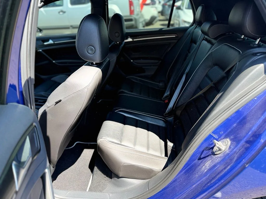 Used 2018 Blue Volkswagen DCC & Navigation 4Motion image 7