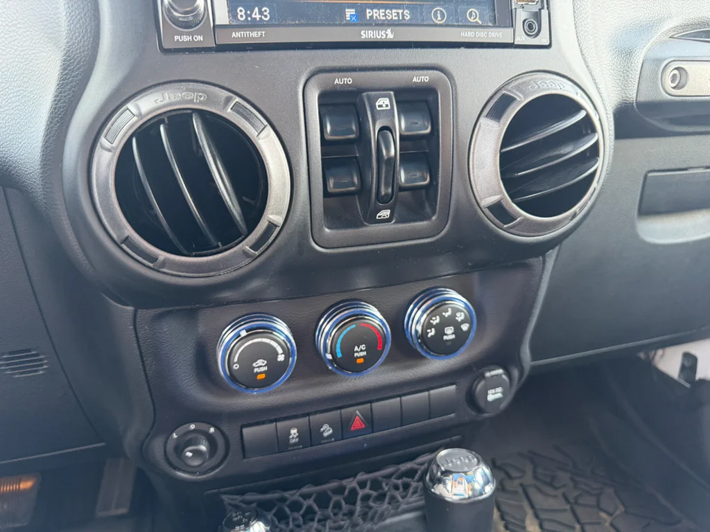 Used 2015 Bright White Clearcoat Jeep Sport image 15