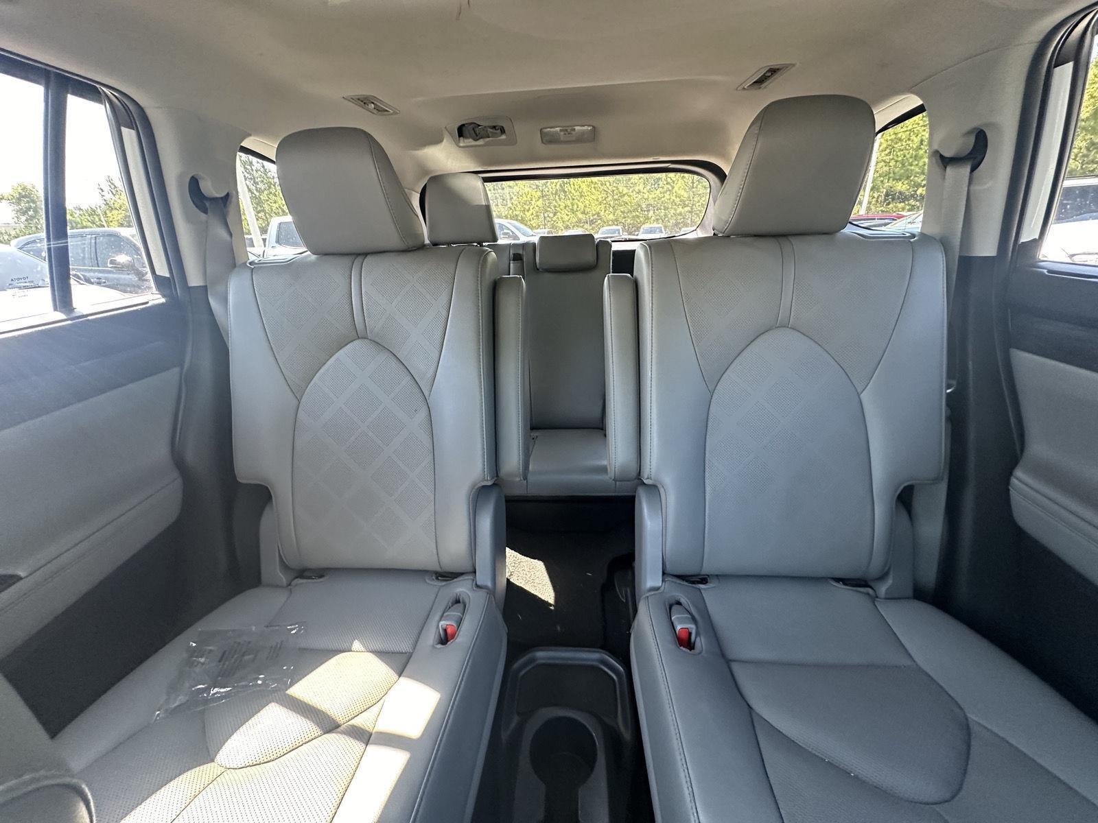 Used 2022 Wind Chill Pearl Toyota Platinum image 12