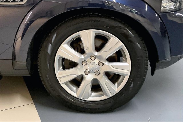 Used 2016 Blue Land Rover HSE image 8