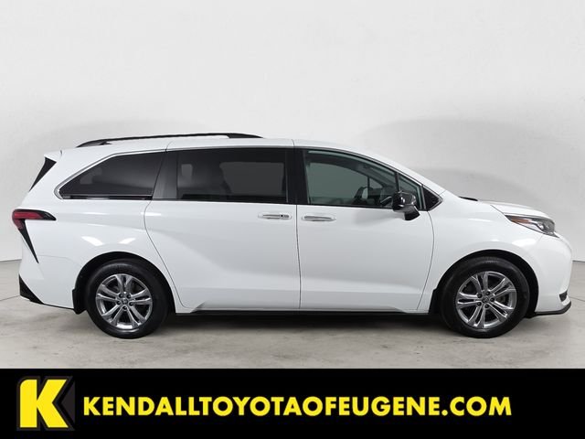 Used 2022 White Toyota XLE image 4