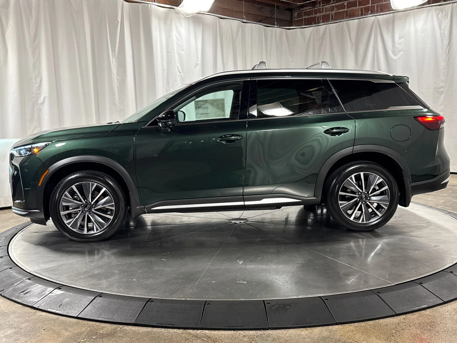 2026 INFINITI QX60 LUXE - Photo 8