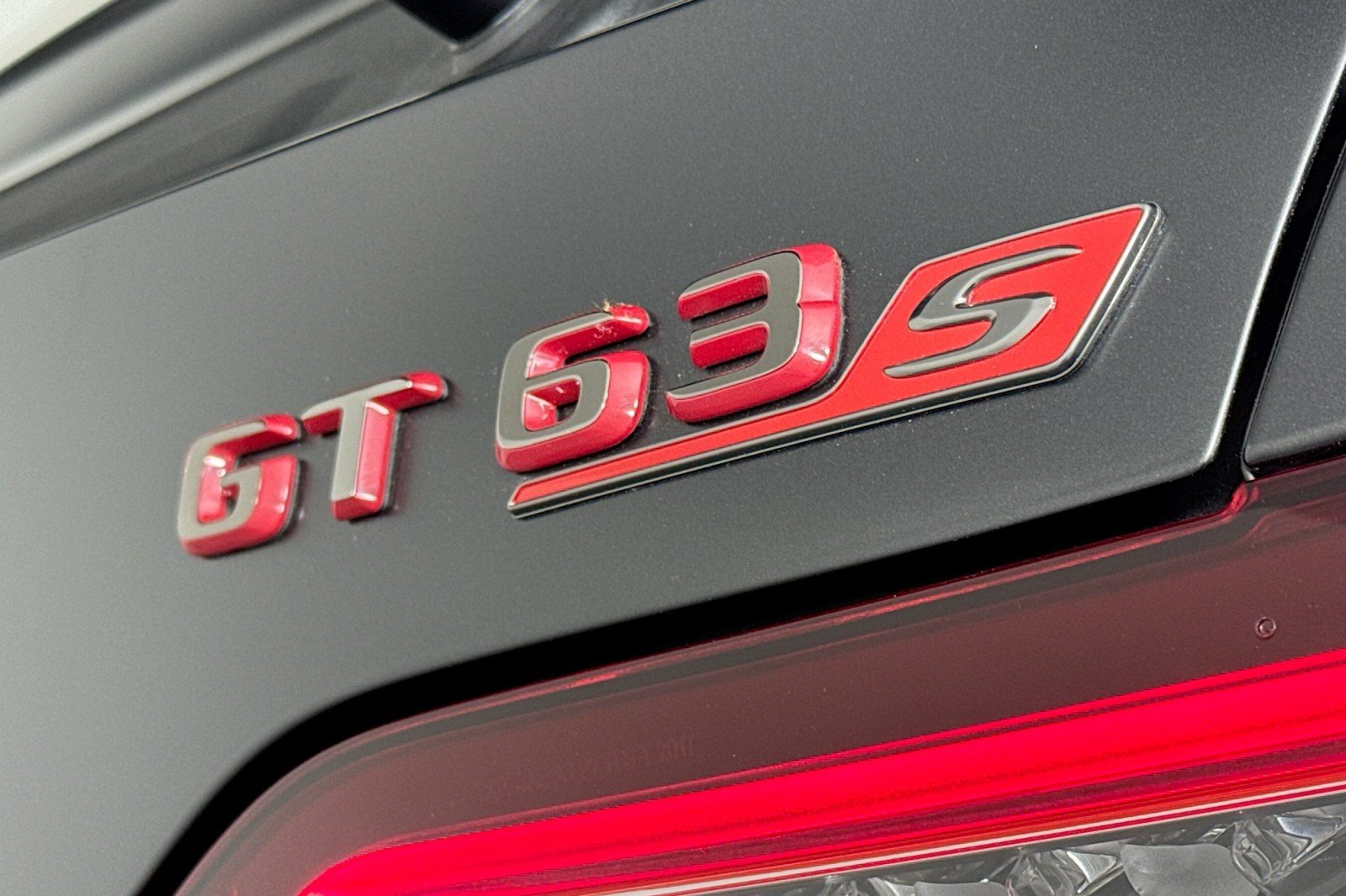 New 2026 MANUFAKTUR Graphite Grey Magno Mercedes-Benz AMG® GT 63 S E Performance 4-Door Coupe image 8