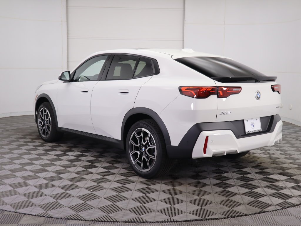 Certified Used 2026 Alpine White BMW xDrive28i image 8
