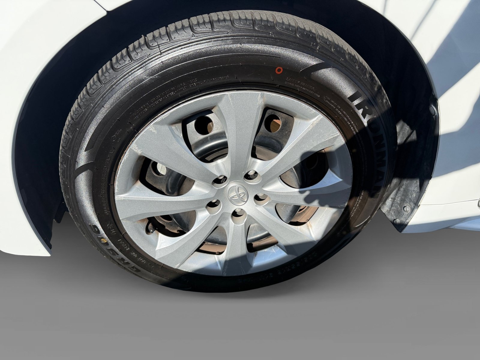 Used 2024 Ice Toyota LE image 9
