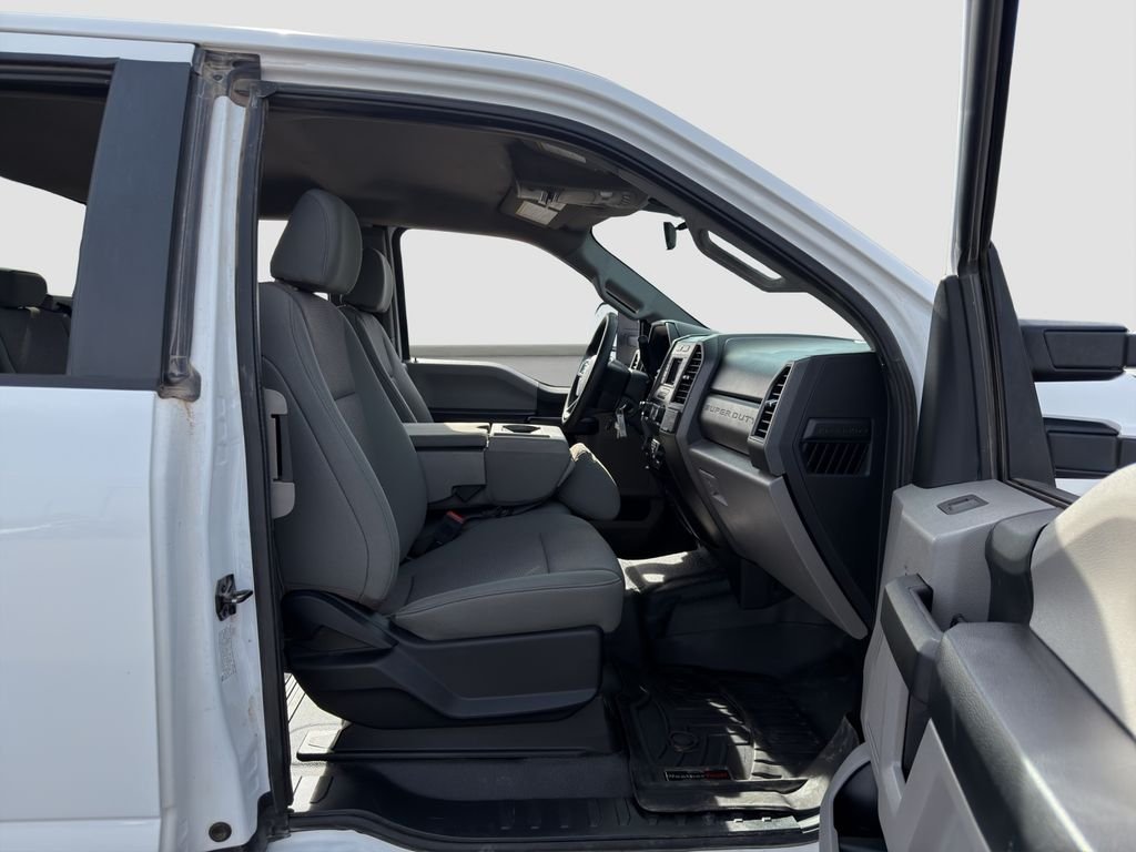 Used 2020 White Ford XL image 15