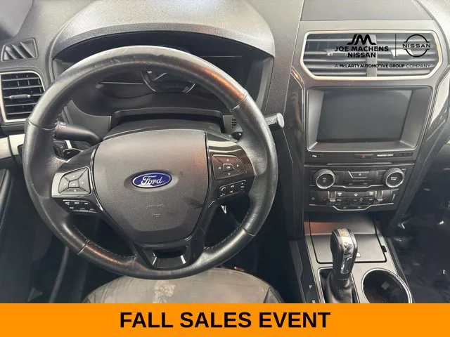Used 2017 White Ford XLT image 30