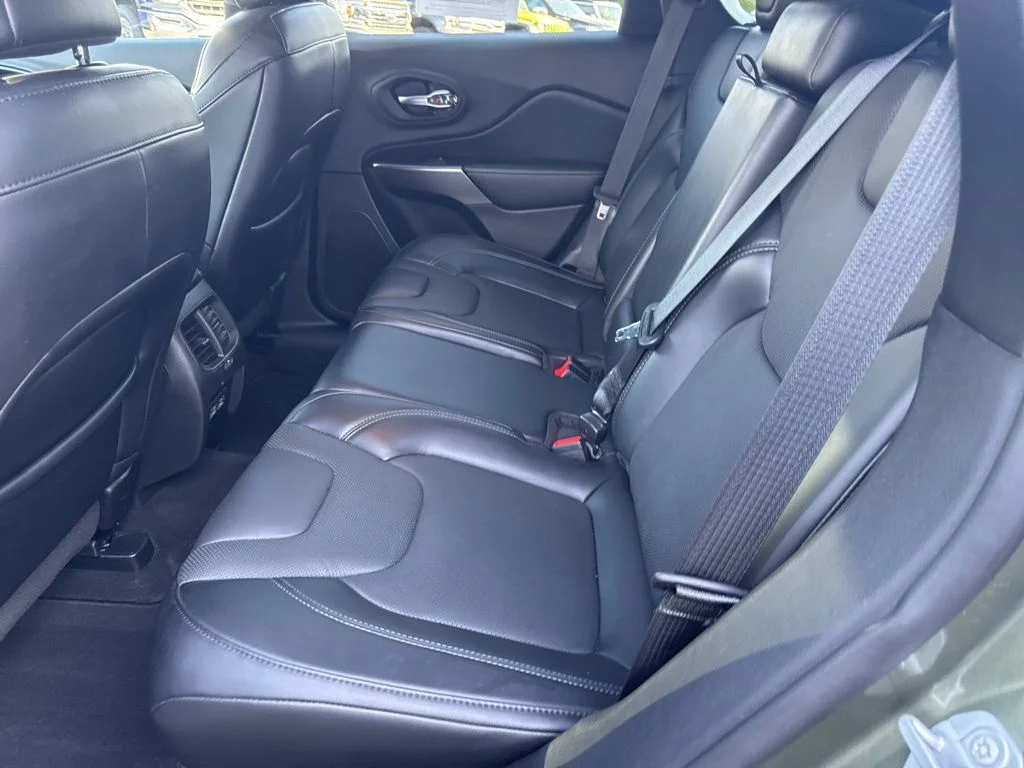 Used 2021 Green Jeep Latitude Lux image 29