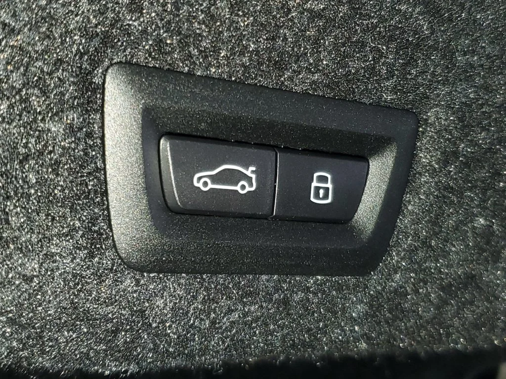 Used 2027 Dark Graphite Metallic BMW 530i image 8