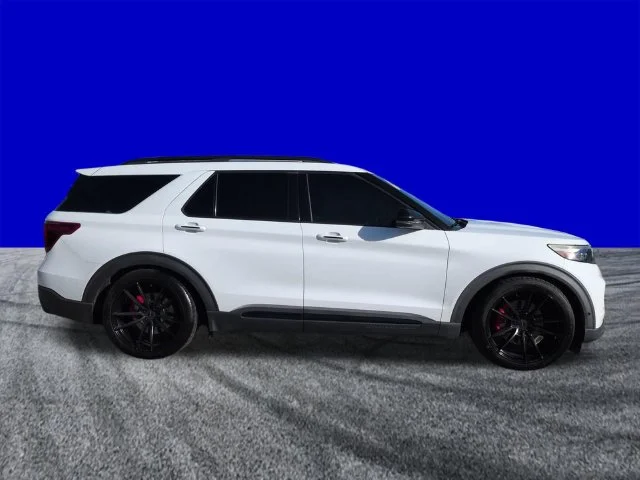 Used 2021 White Ford ST image 3