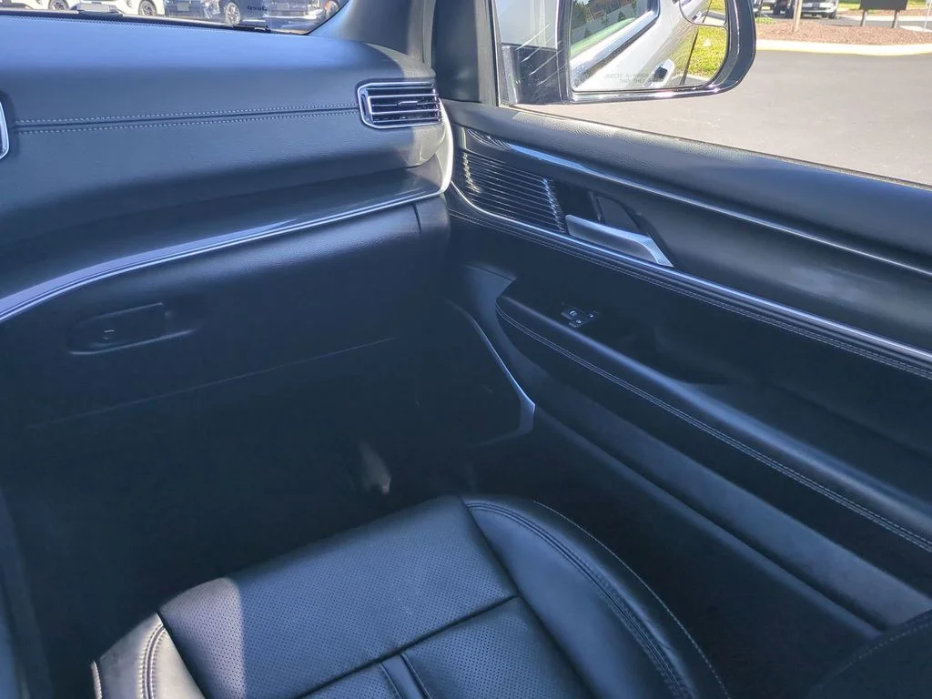Used 2022 Silver Jeep Series I image 17