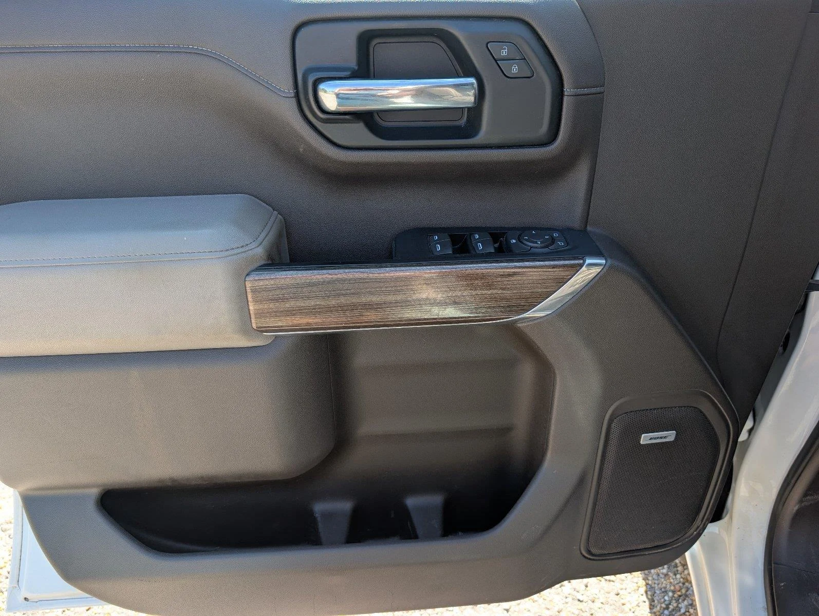 Used 2020 SUMMIT WHITE Chevrolet LT Trail Boss image 19