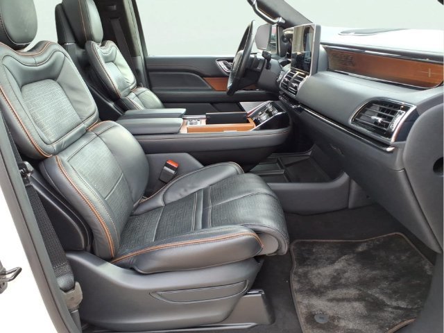 Used 2024 White Lincoln Black Label L image 25