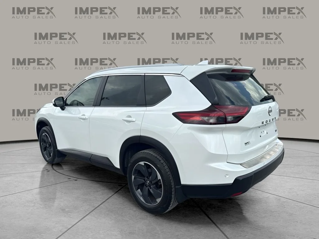 Used 2024 White Nissan SV image 3