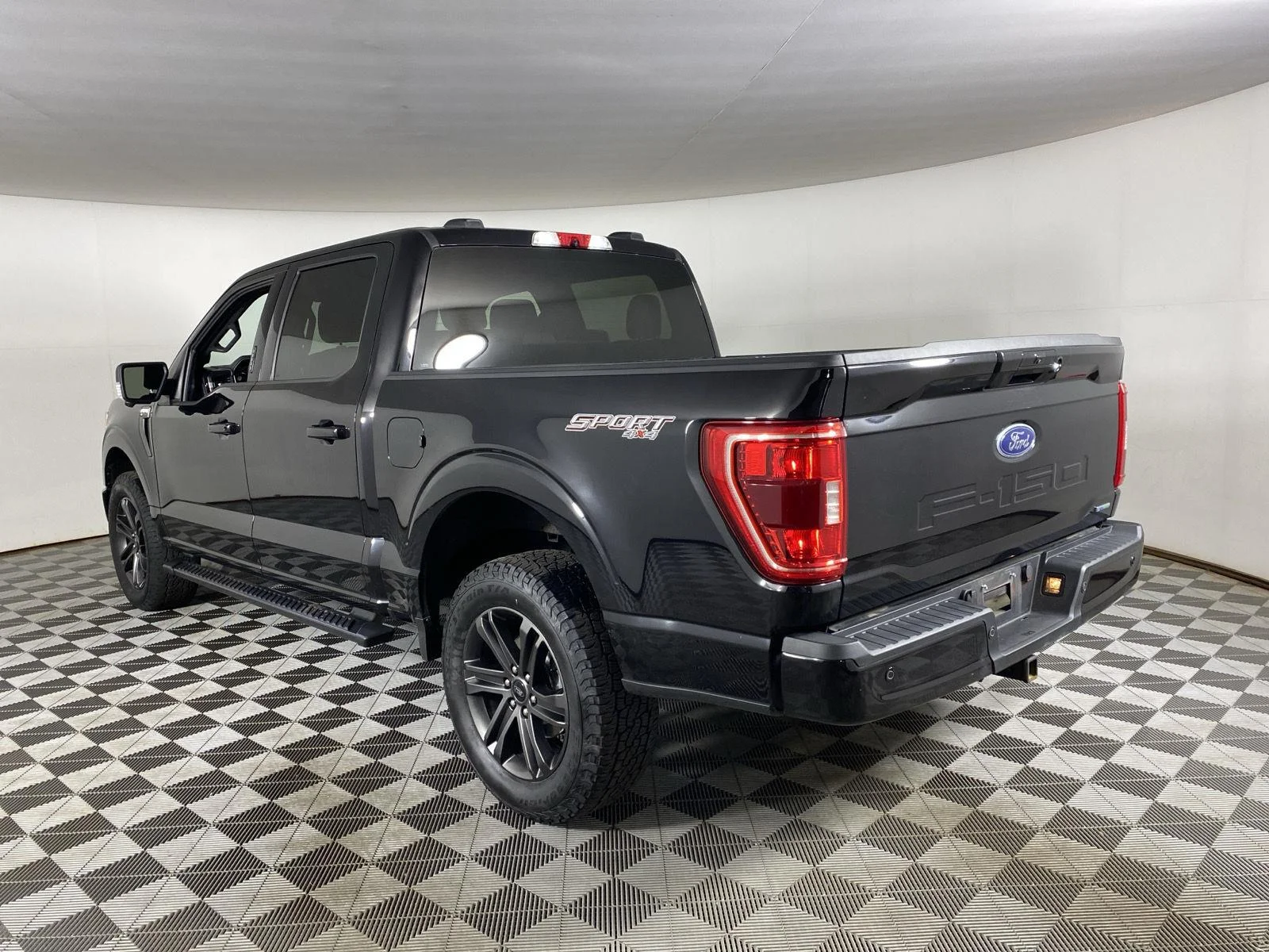 Used 2022 Agate Black Ford XLT image 8