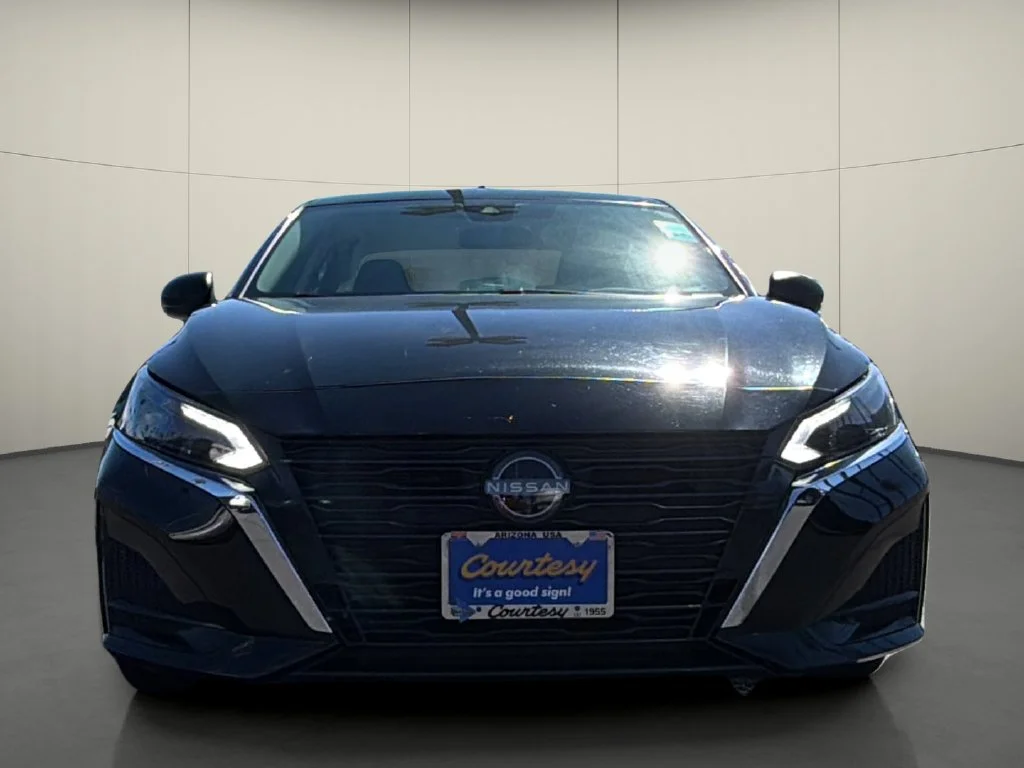 Used 2024 Black Nissan 2.5 SV image 2