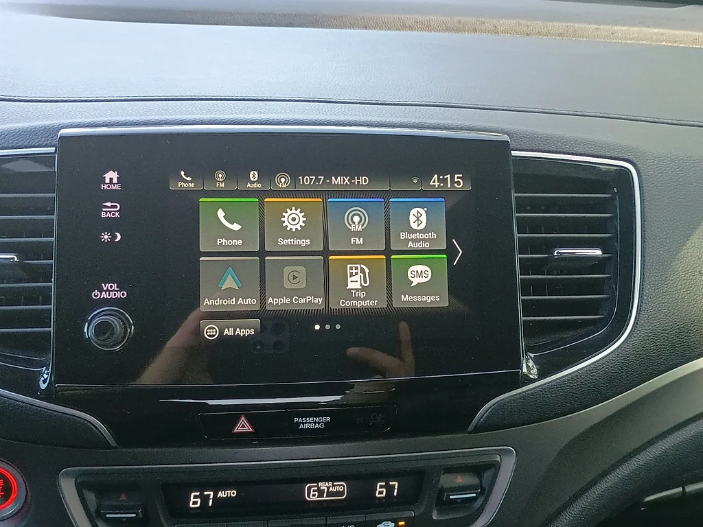 Certified Used 2022 Crystal Black Pearl Honda SE image 25