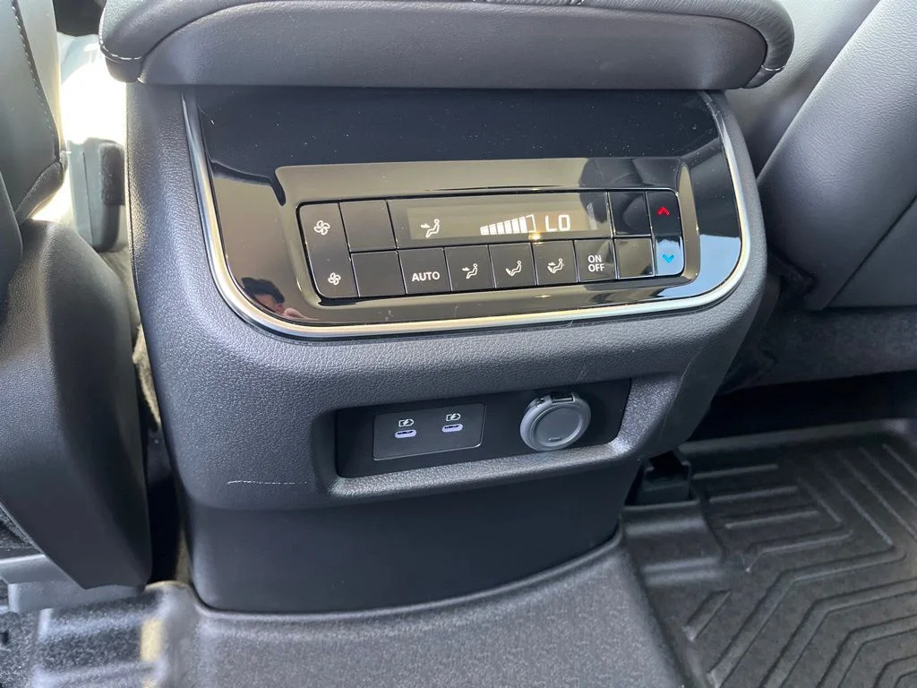 Used 2025 Gray Nissan SV image 16