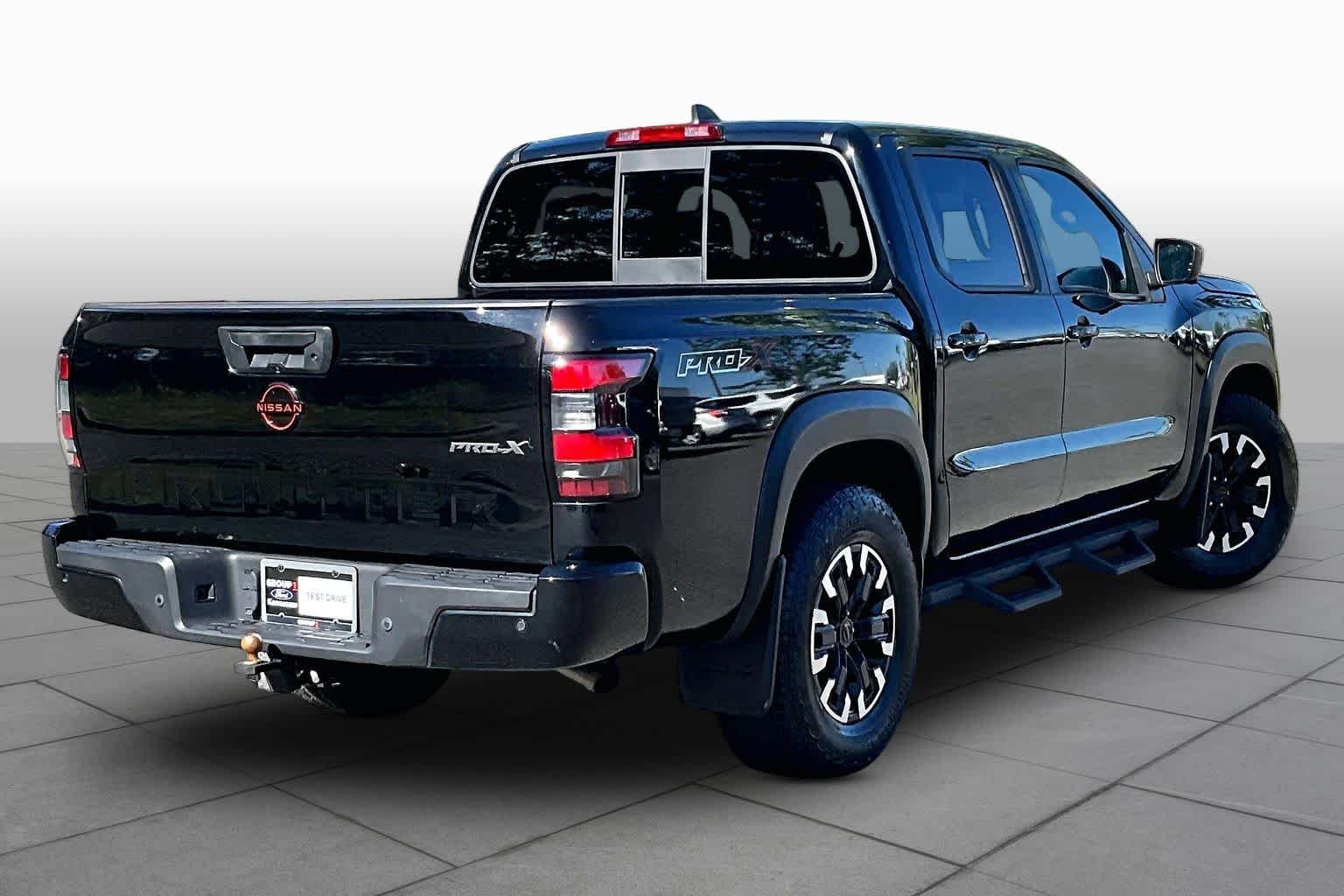 Used 2022 Super Black Nissan PRO-X image 13