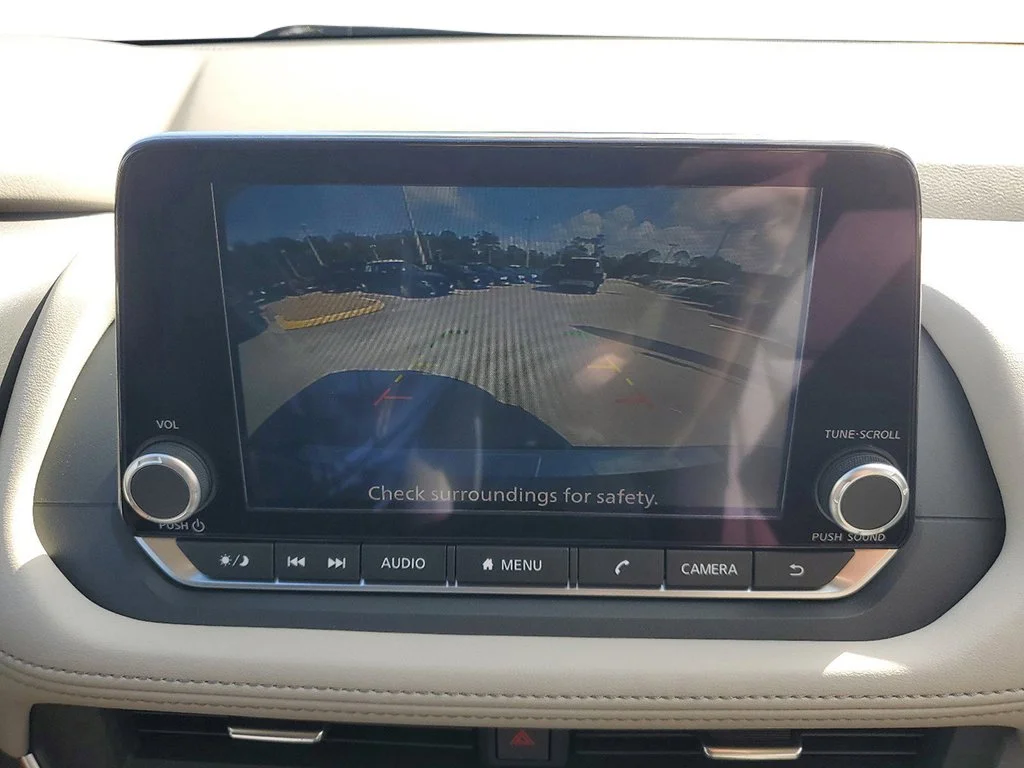 2025 Nissan Rogue SV - Photo 17