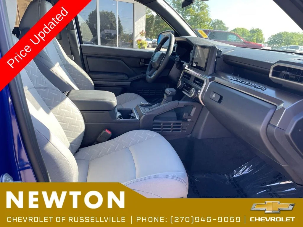 Used 2025 Blue Toyota SR5 image 18