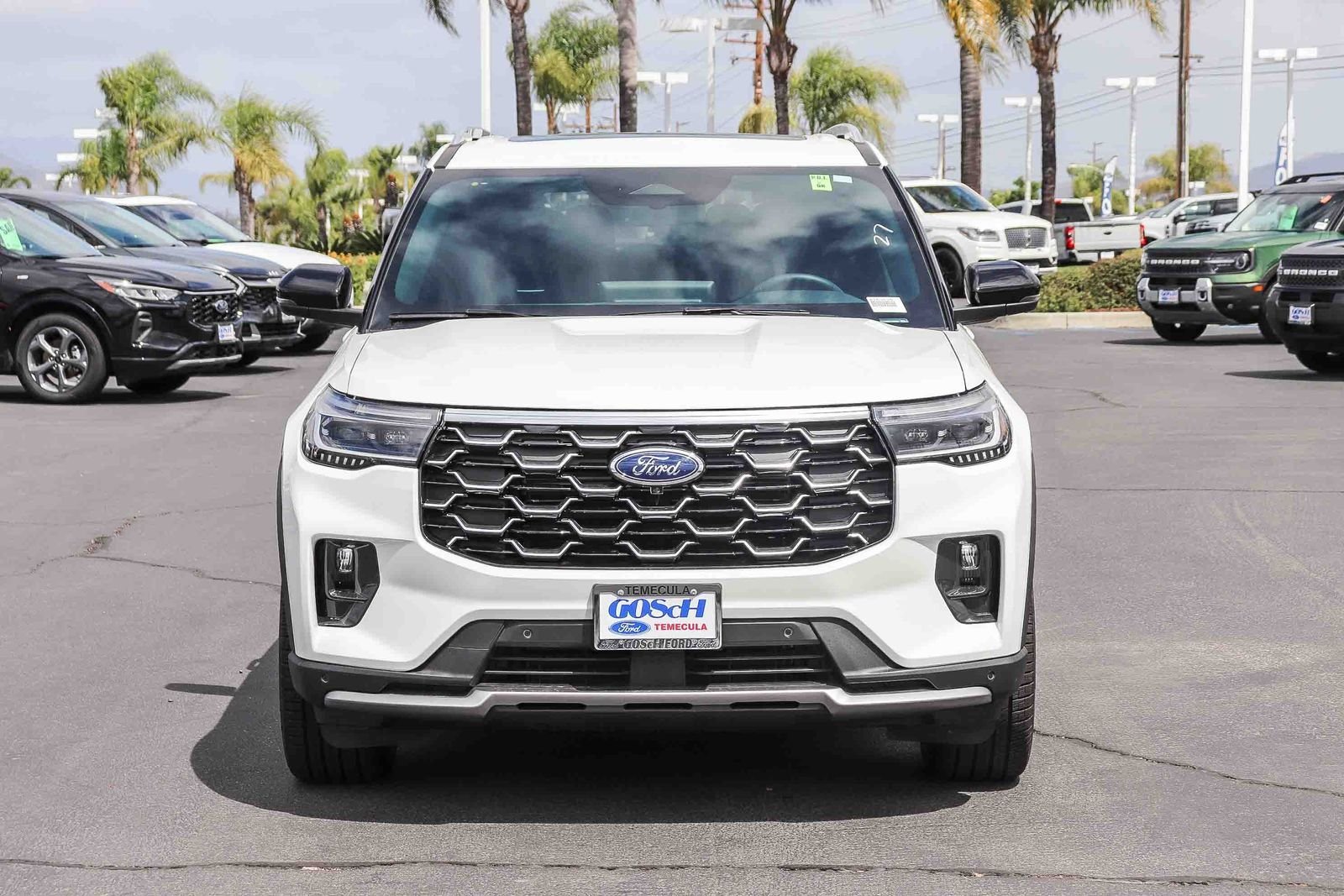 New 2026 Star White Metallic Tri-Coat Ford Platinum™ image 2